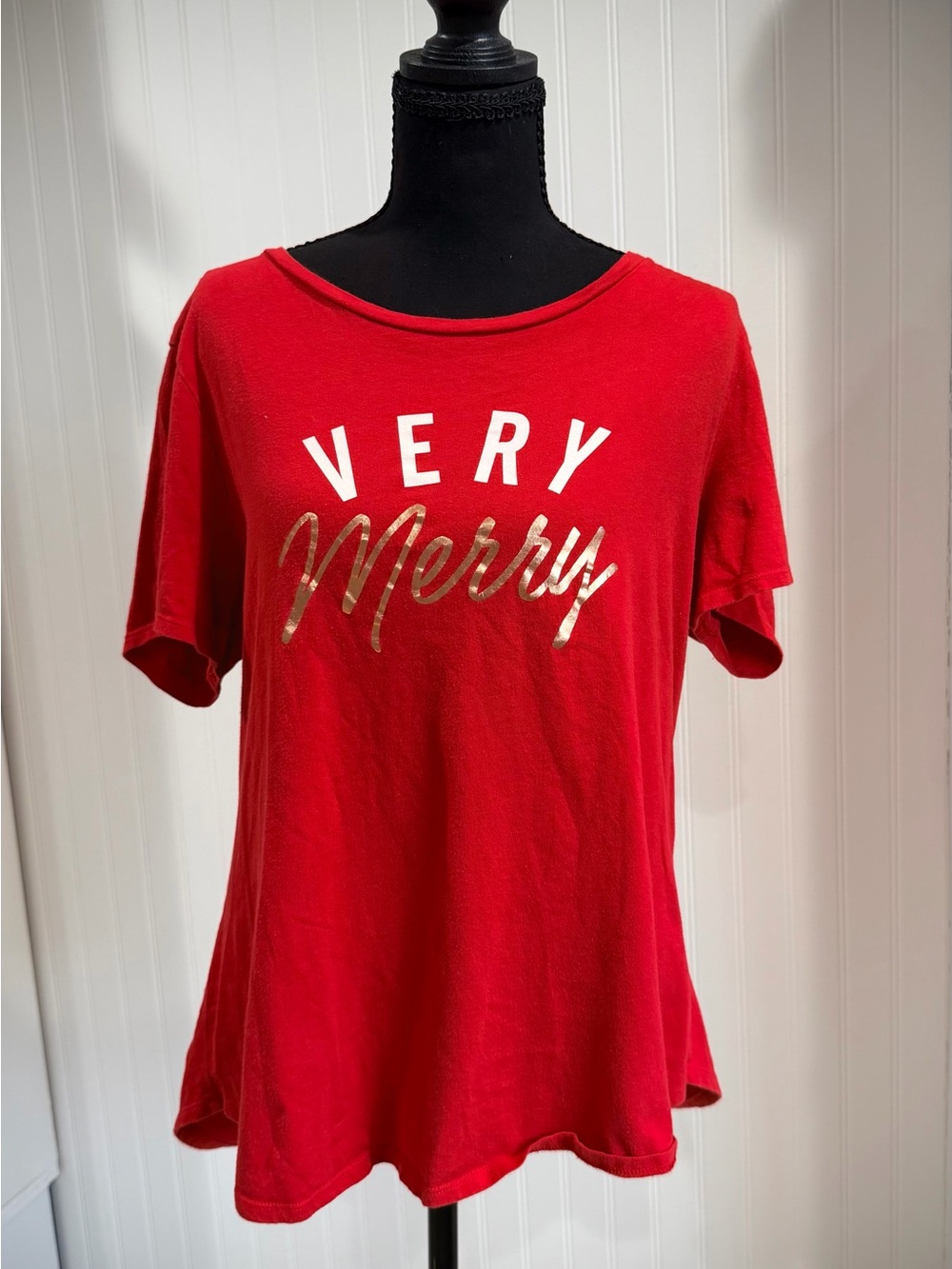 Old Navy Red Short Sleeve 'Very Merry' Holiday Tee